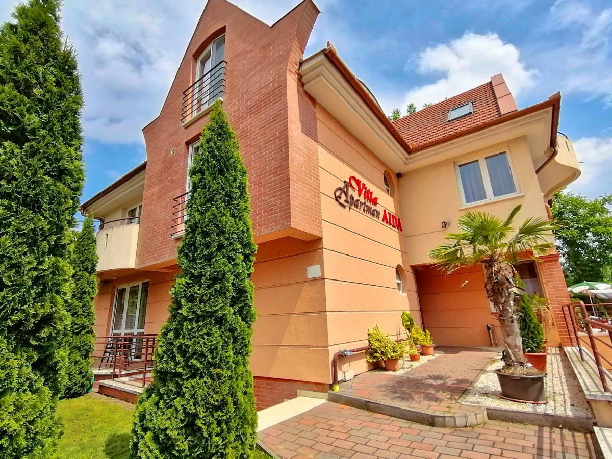 Villa Aida Apartman Хайдусобосло Экстерьер фото